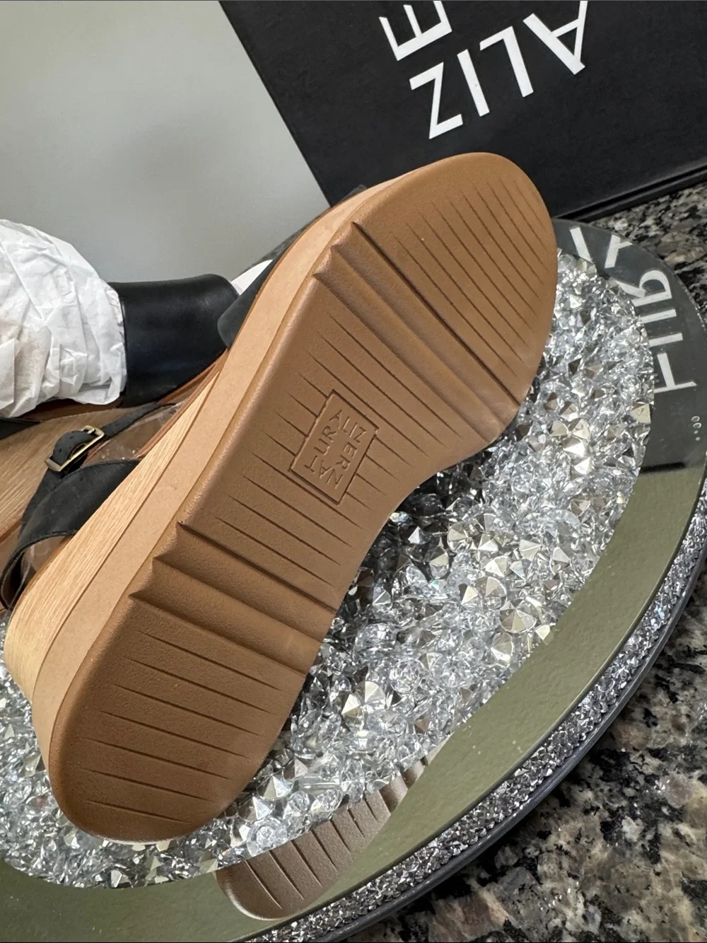 Naturalizer new box